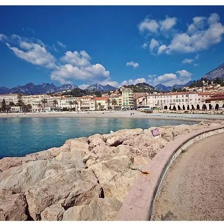 Mare Spacieux 3t Coeur De Charme De L'ancien Parking Μεντόν